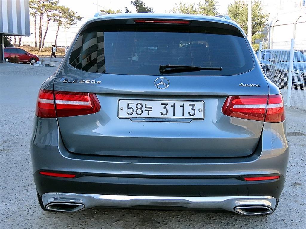 Mercedes Benz GLC Class - Vista 4