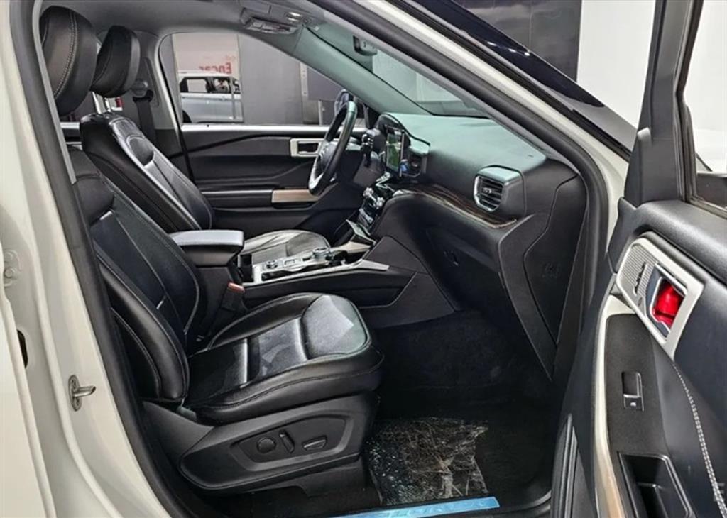 Ford Explorer - Vista 10