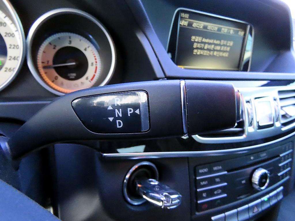 Mercedes Benz E class - Vista 10