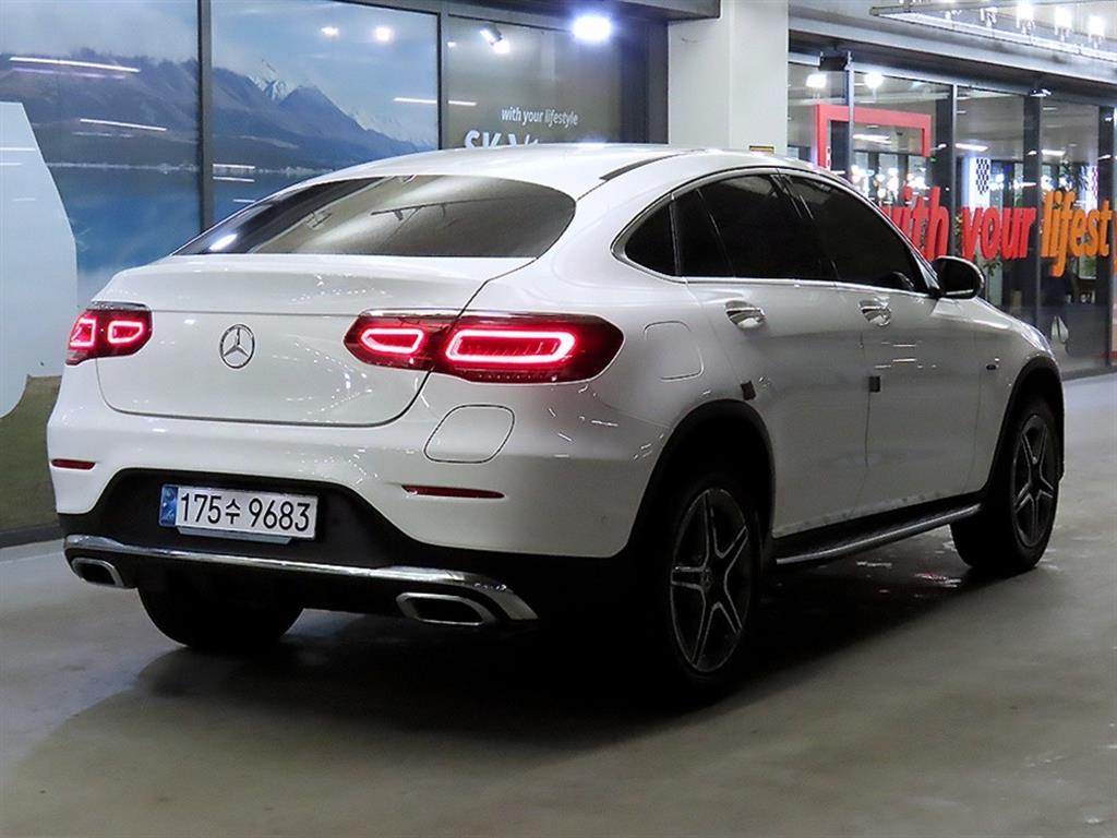 Mercedes Benz GLC Class - Vista 4