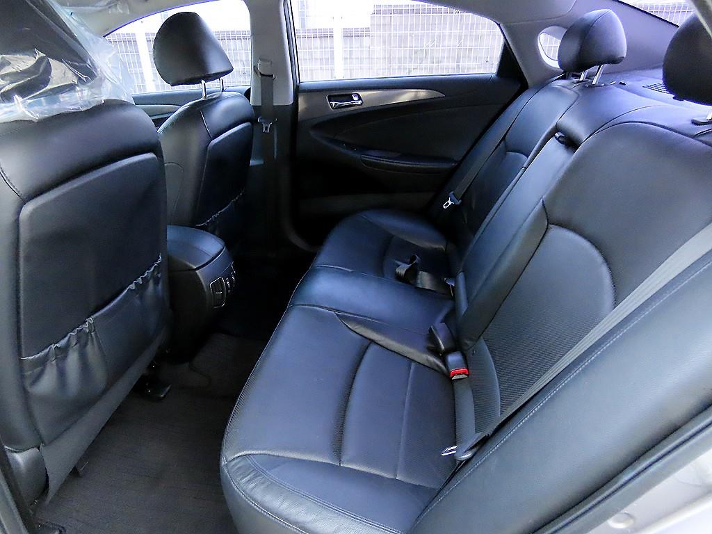 HYUNDAI Sonata - Vista 6