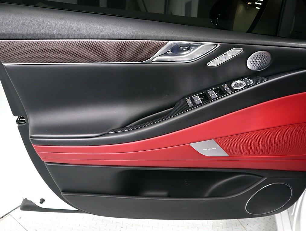 Genesis G80 - Vista 9