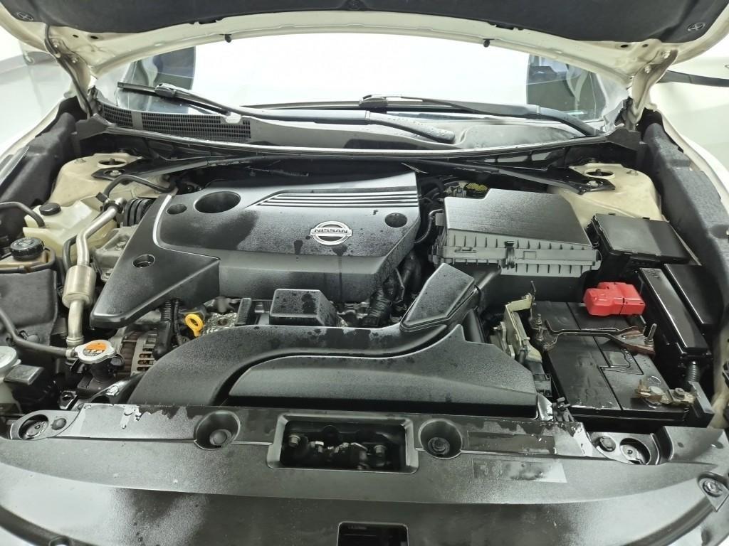 Nissan Altima - Vista 5