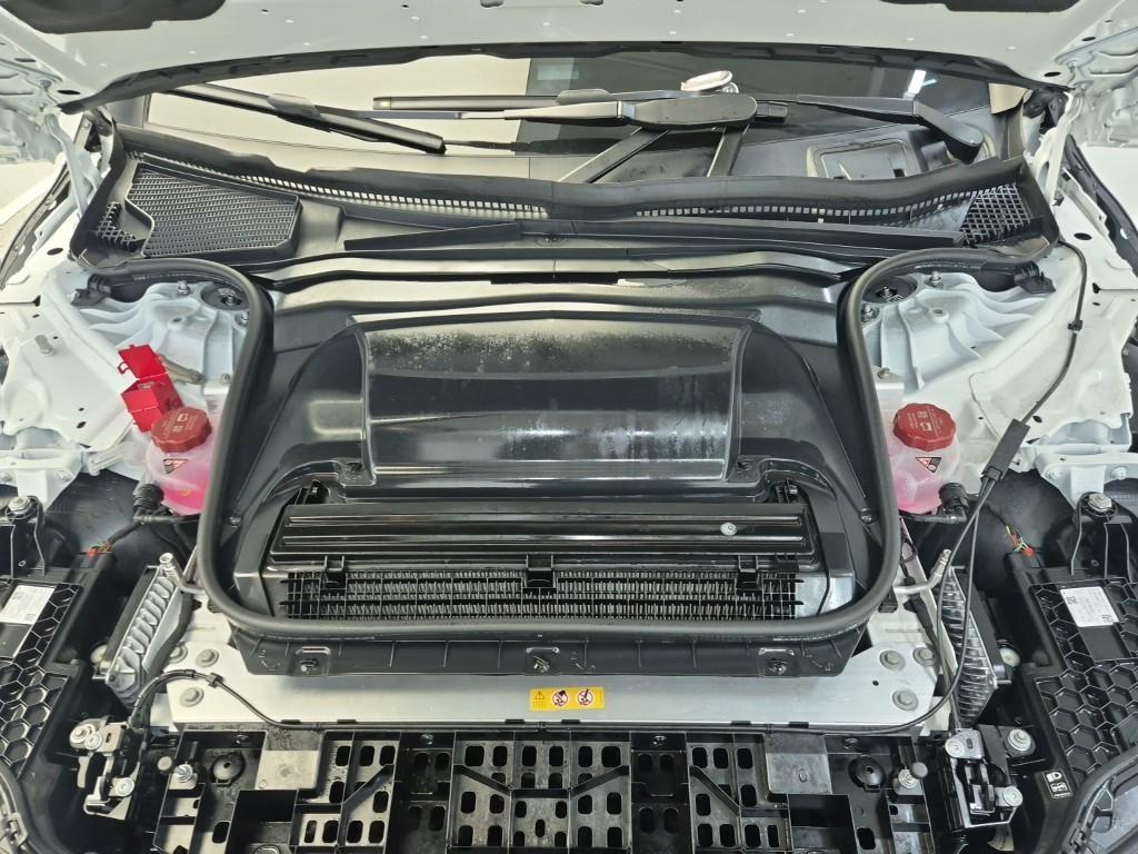 Mercedes Benz EQE - Vista 5