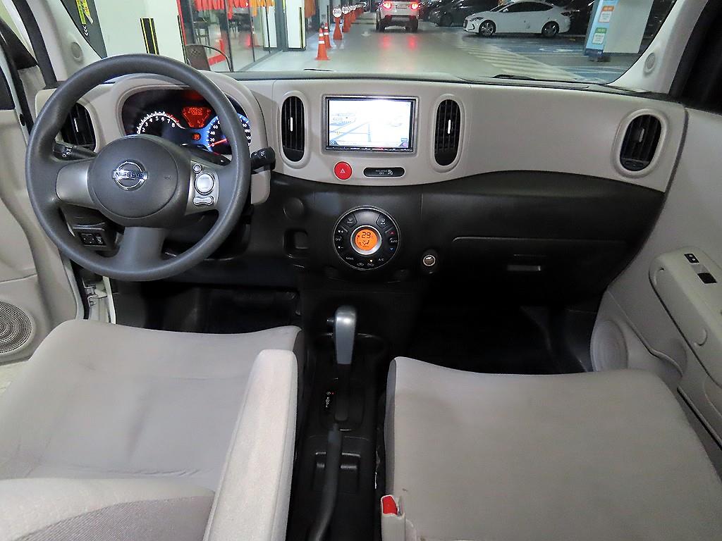 Nissan Cube - Vista 10