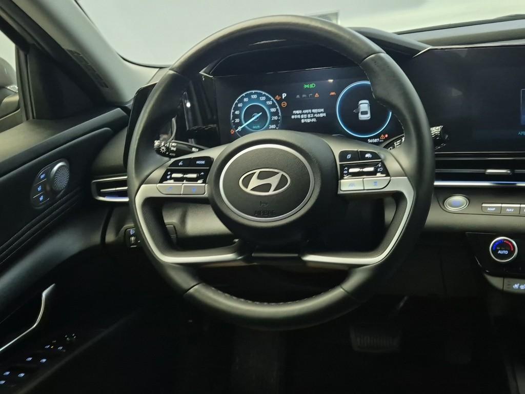 HYUNDAI Avante - Vista 8