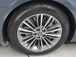 Genesis EQ900 - Vista 10