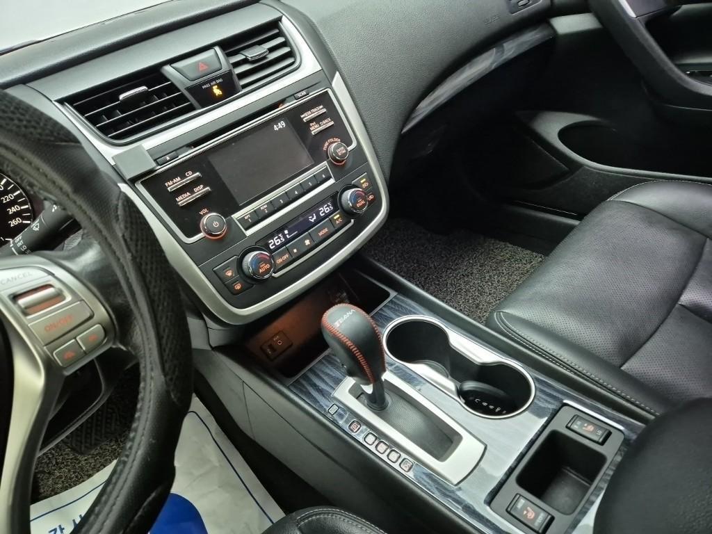 Nissan Altima - Vista 10