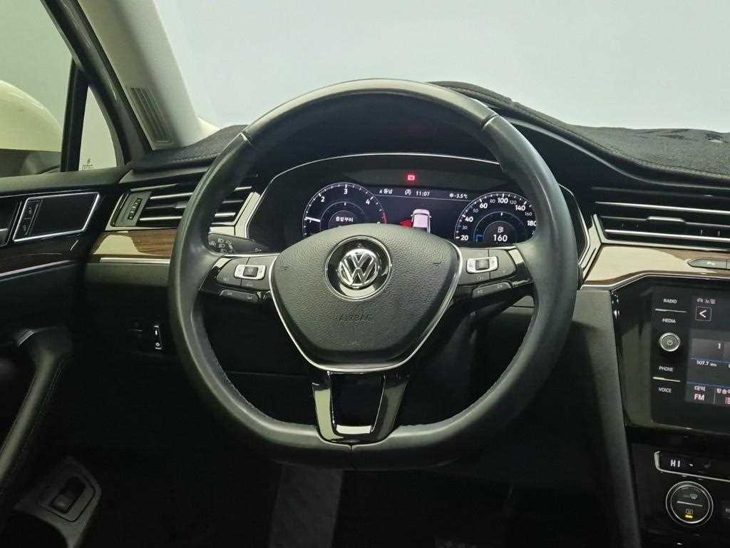 Volkswagen Passat - Vista 9