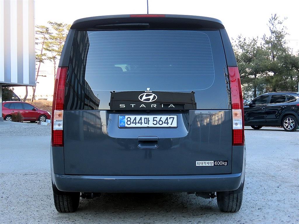 HYUNDAI Staria - Vista 4