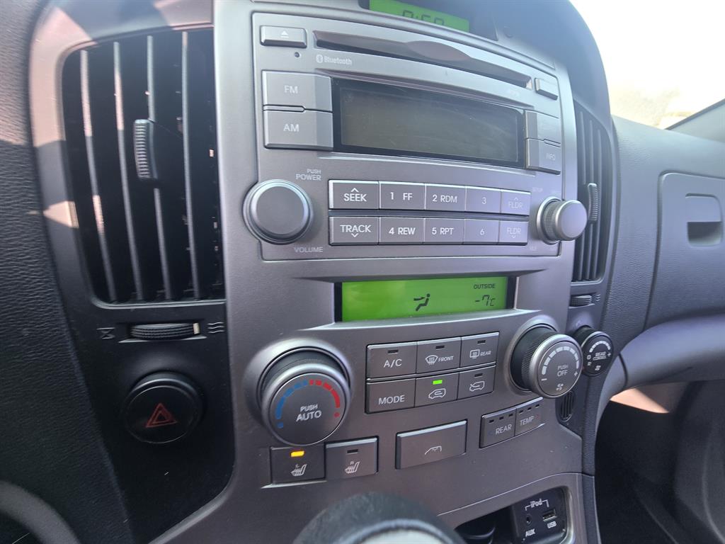 HYUNDAI Starex - Vista 12