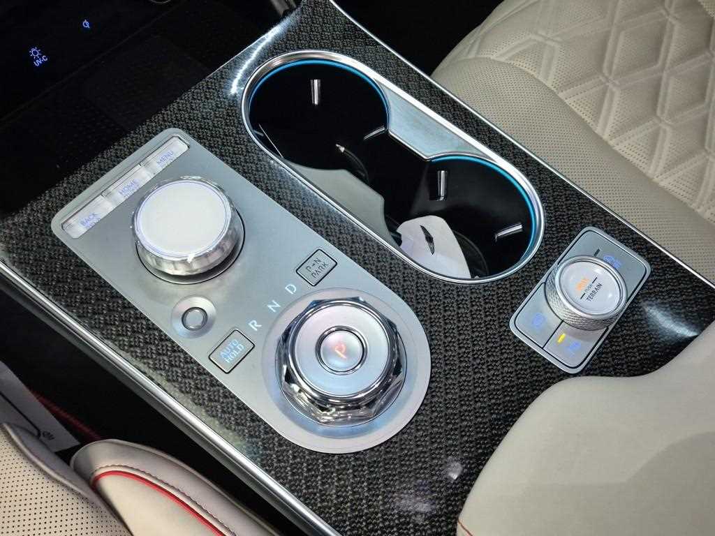 Genesis GV80 - Vista 8