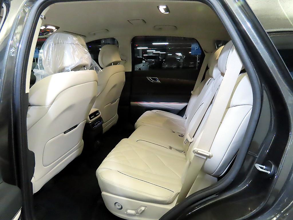 Genesis GV80 - Vista 7