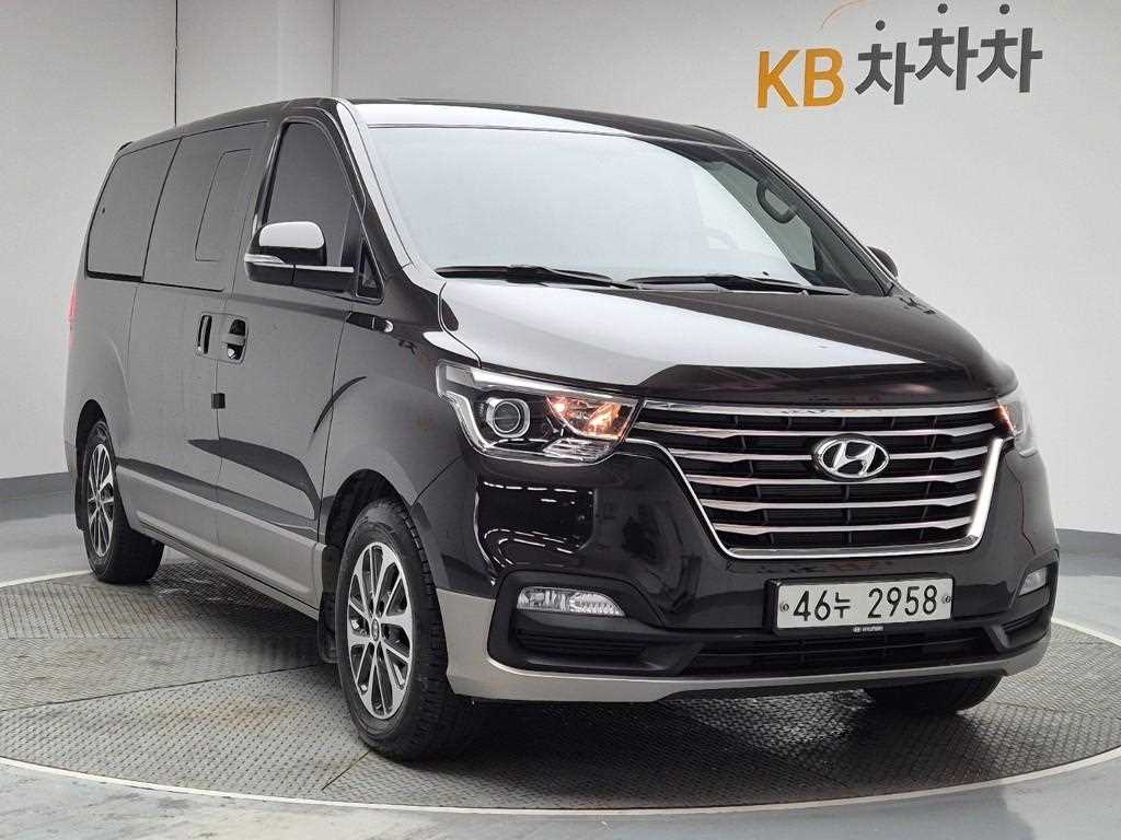 HYUNDAI Starex - Vista 4