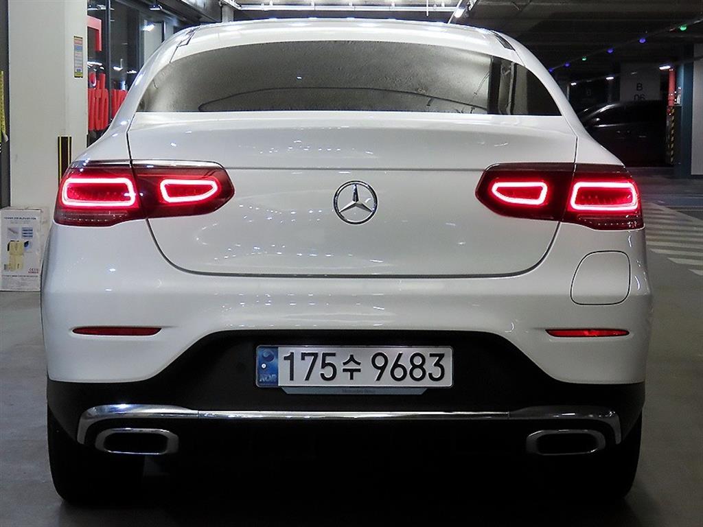 Mercedes Benz GLC Class - Vista 5