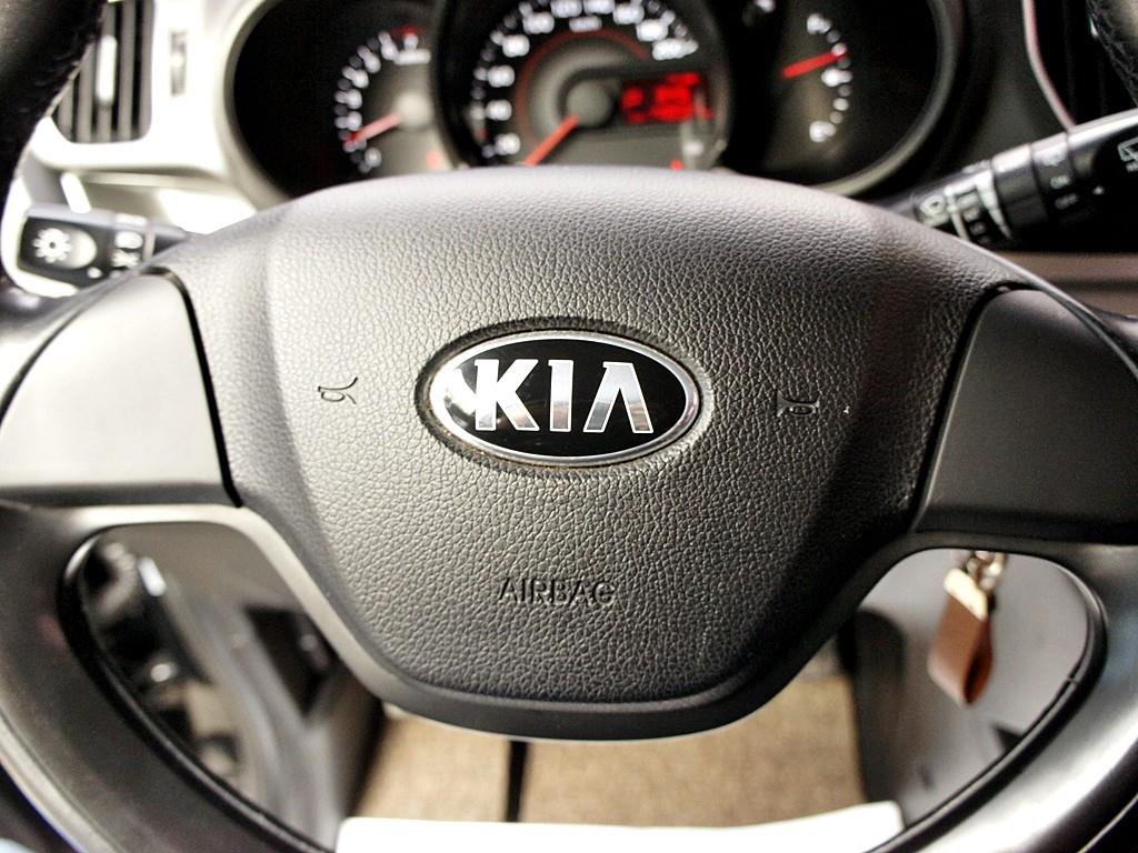 KIA Ray 2016 Negro - Importación desde Corea - HF Imports Iquique - Foto 8