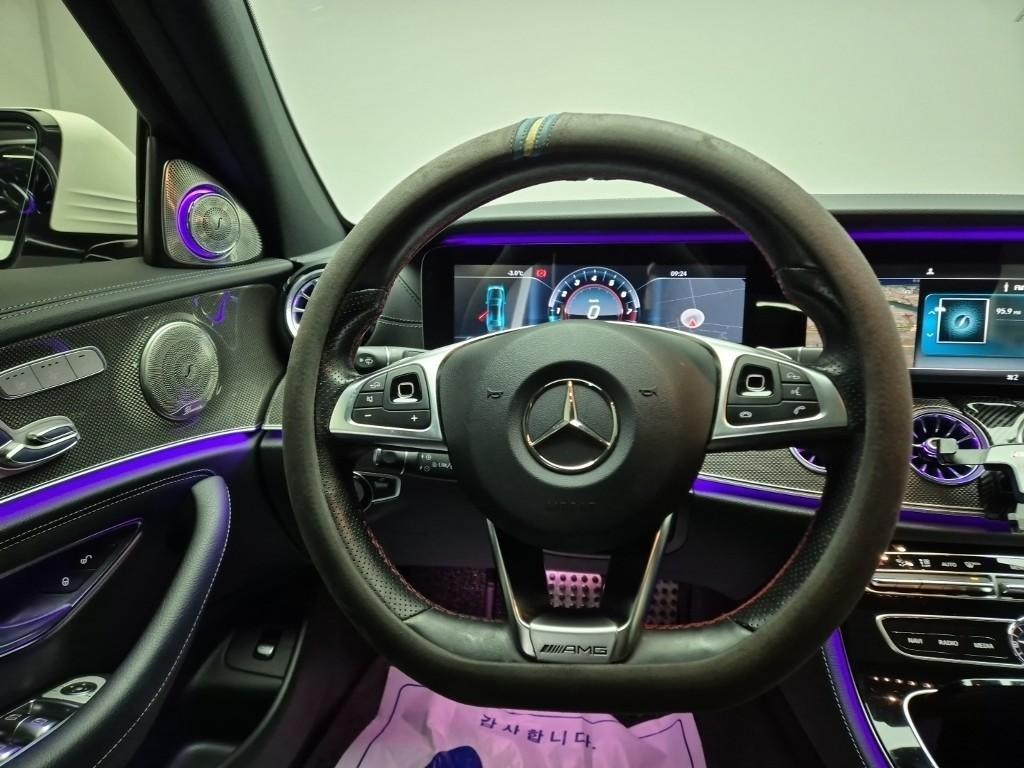 Mercedes Benz E class - Vista 6