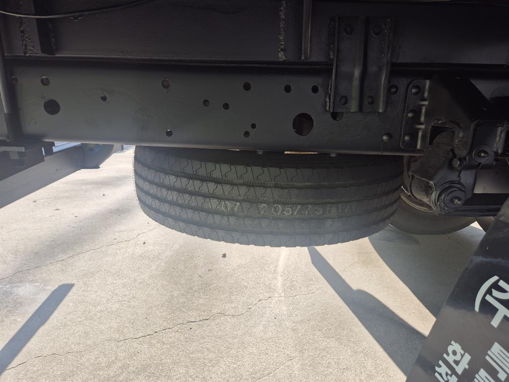 medium and large cargo truck 2013 Blanco - Importación desde Corea - HF Imports Iquique - Foto 14