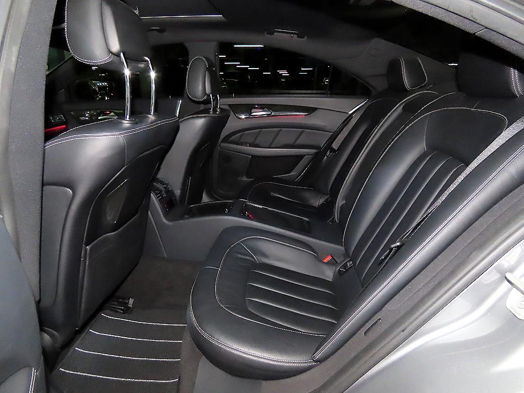 Mercedes Benz CLS Class - Vista 7