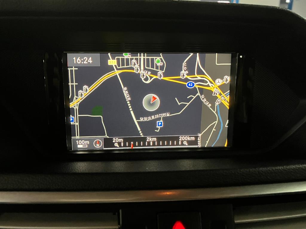 Mercedes Benz E class - Vista 9