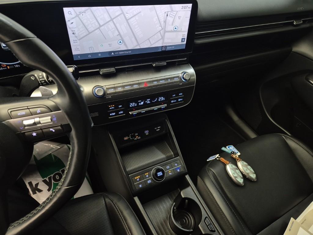 HYUNDAI Kona - Vista 10