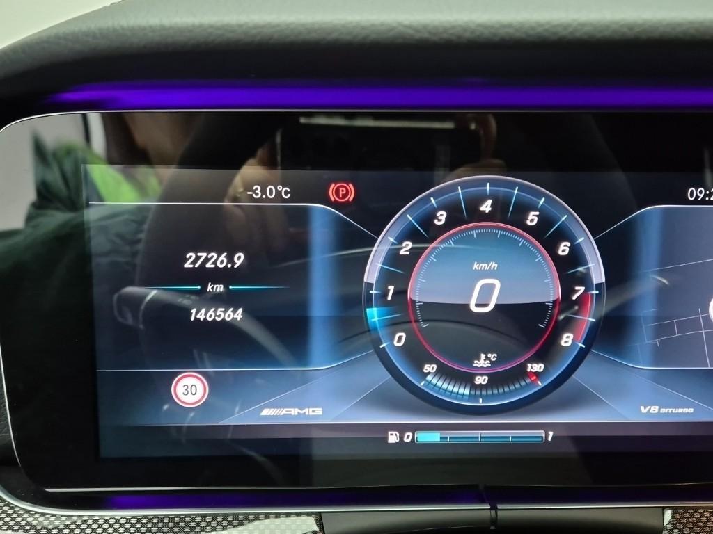 Mercedes Benz E class - Vista 8