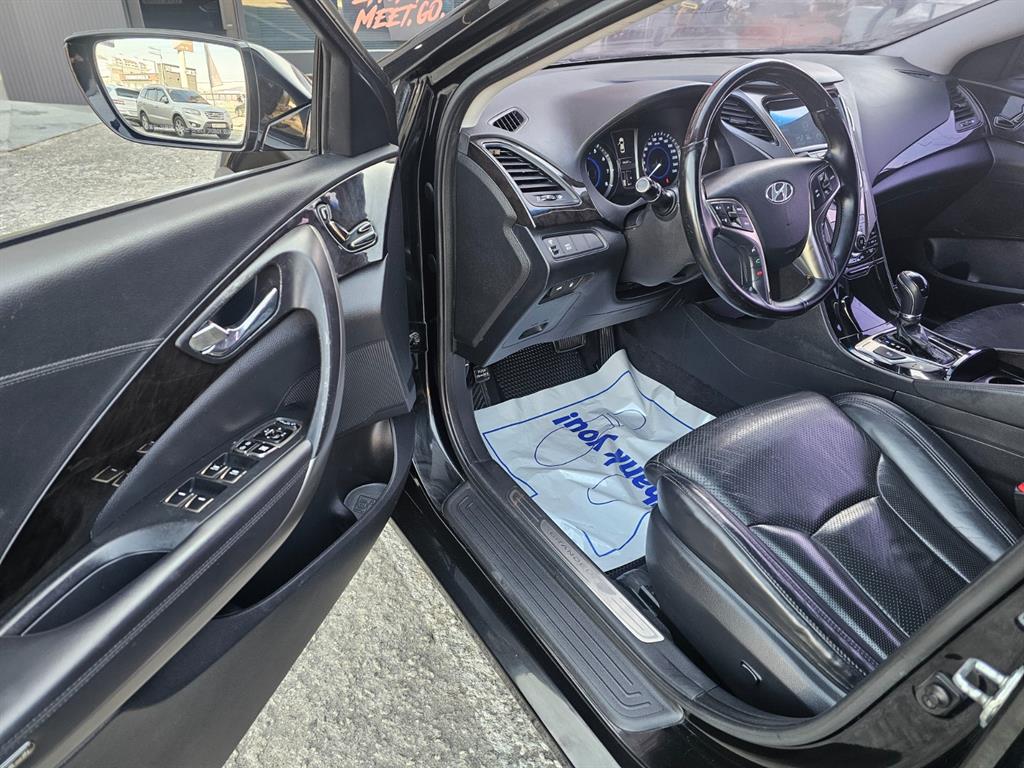 HYUNDAI Grandeur - Vista 8