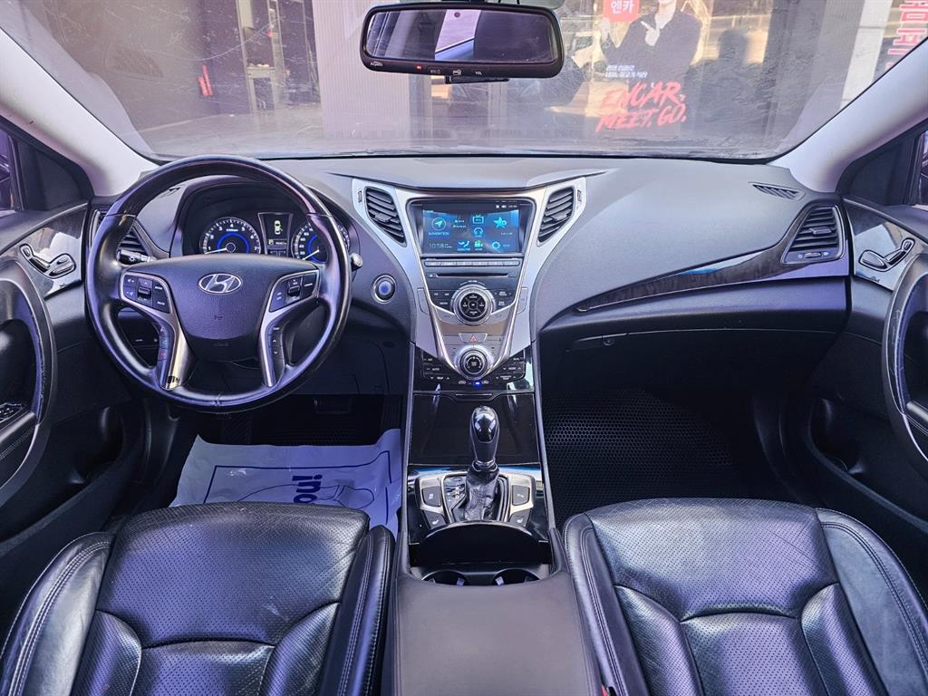 HYUNDAI Grandeur - Vista 10