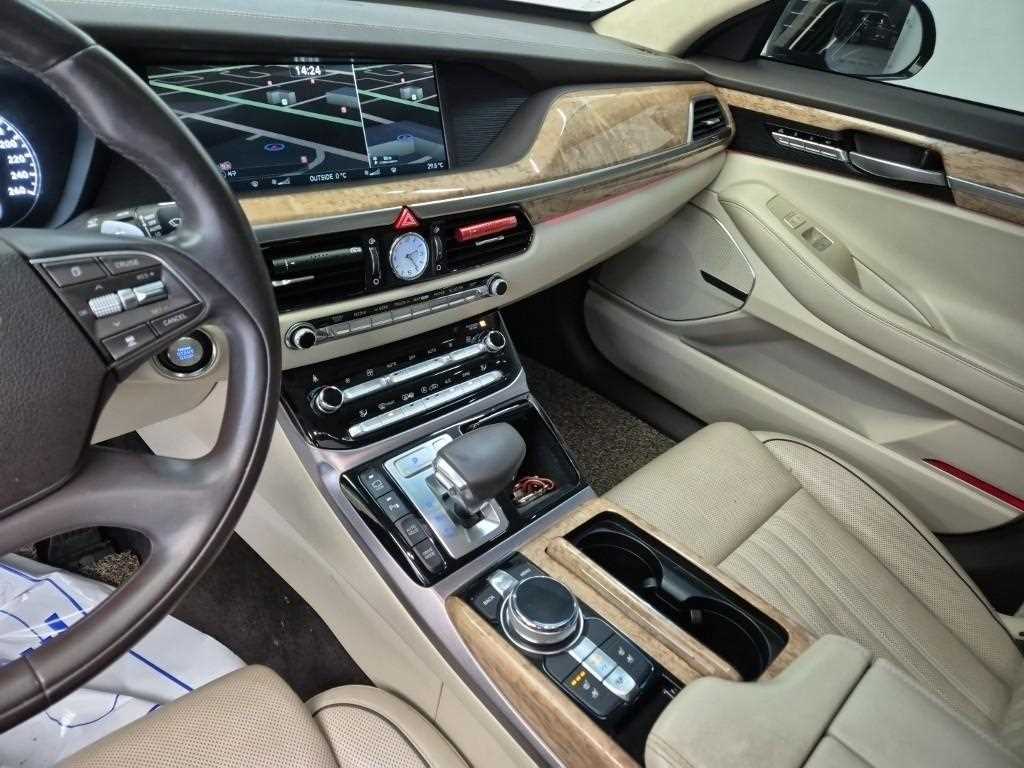 Genesis EQ900 - Vista 10