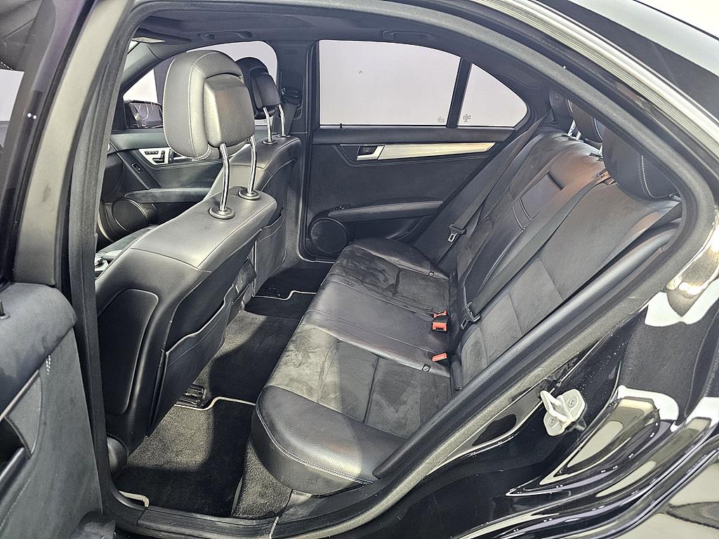 Mercedes Benz C Class - Vista 9