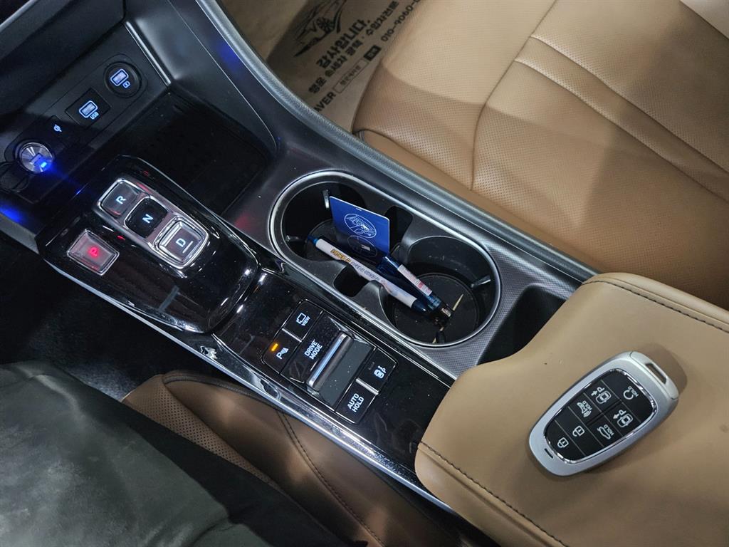 HYUNDAI Sonata - Vista 12