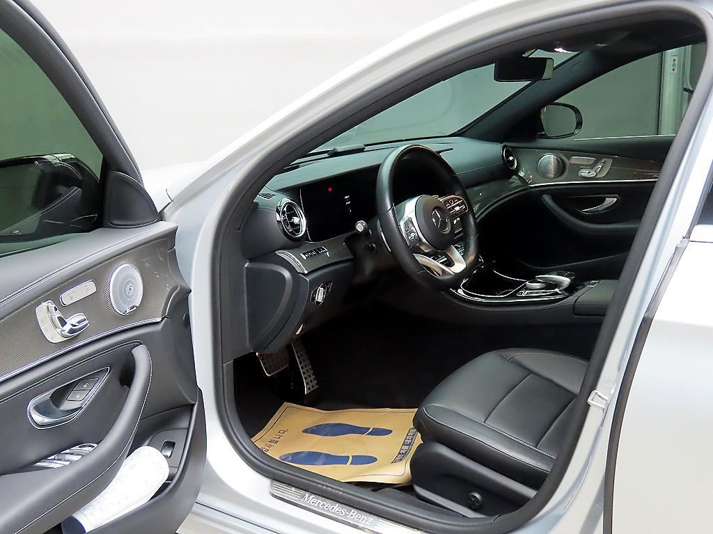 Mercedes Benz E class - Vista 5