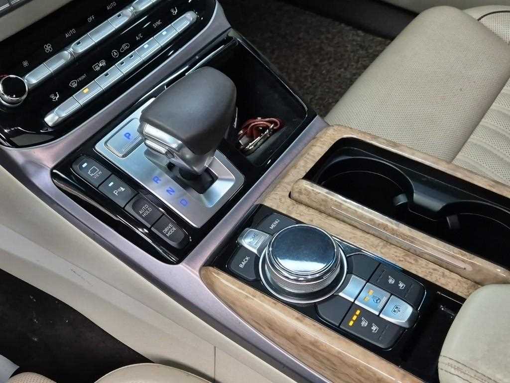 Genesis EQ900 - Vista 8