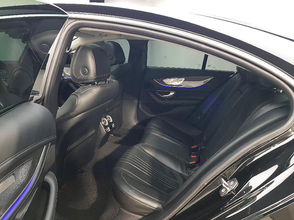 Mercedes Benz CLS Class - Vista 9