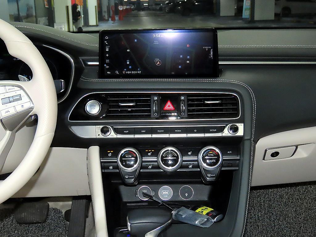 Genesis G70 - Vista 11