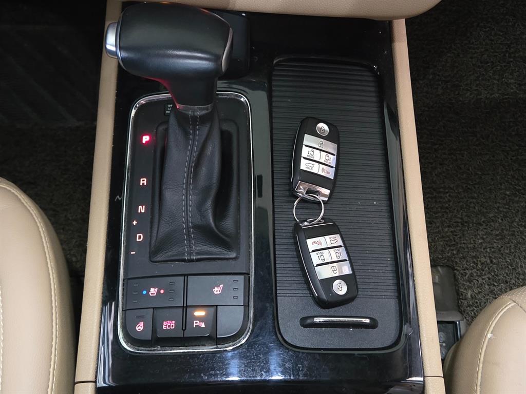 KIA Carnival 2017 Blanco - Importación desde Corea - HF Imports Iquique - Foto 14