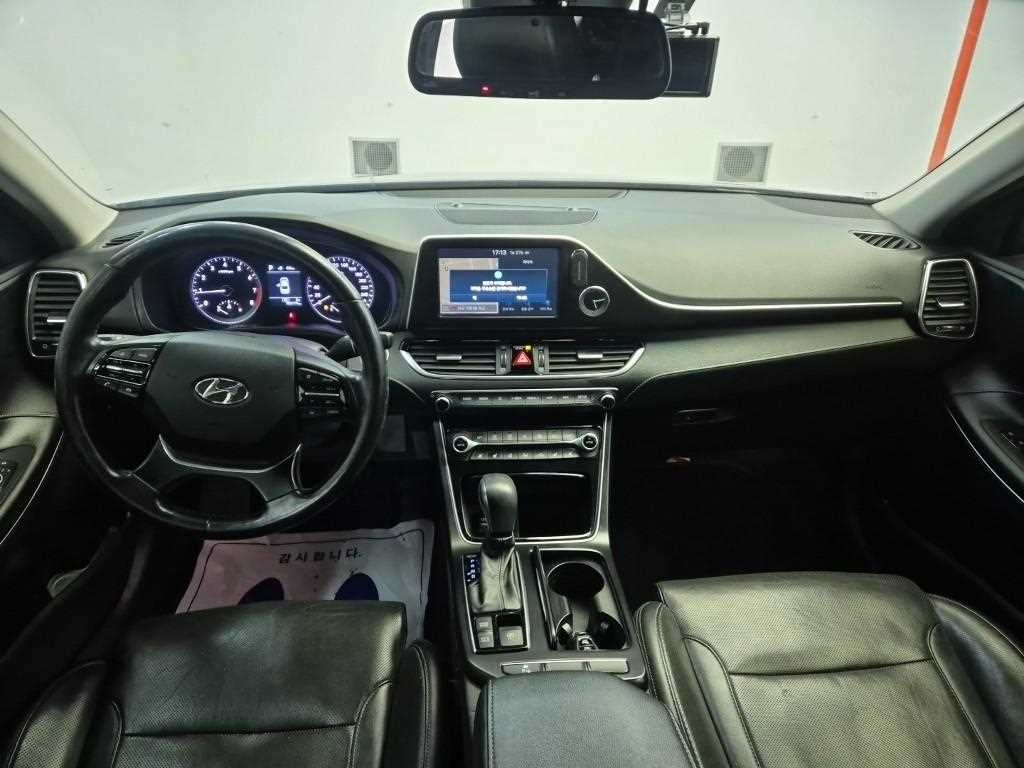 HYUNDAI Grandeur - Vista 7