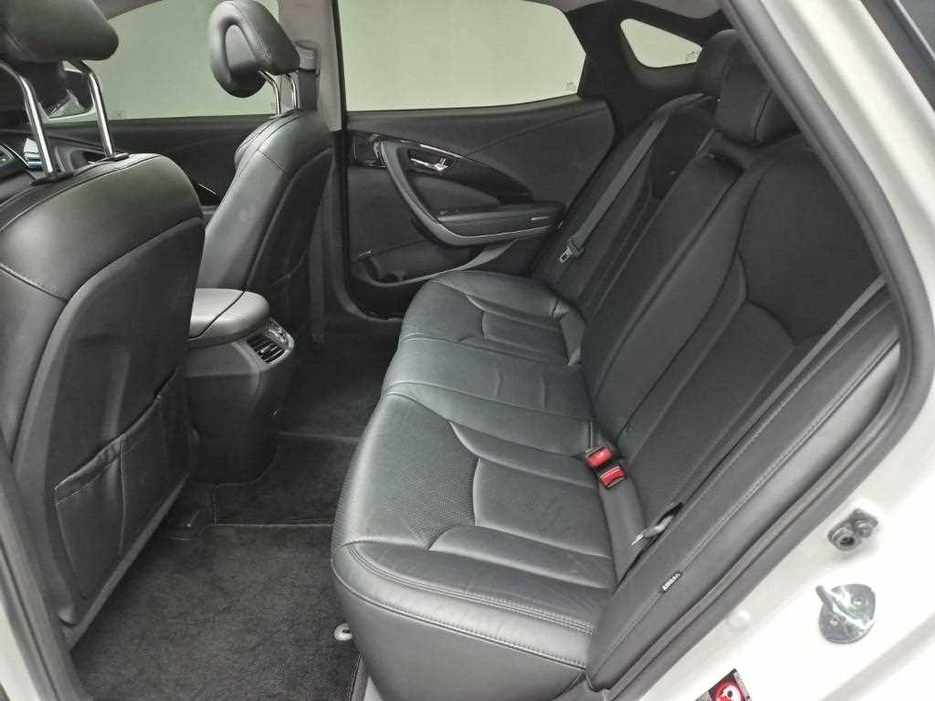 HYUNDAI Grandeur - Vista 12