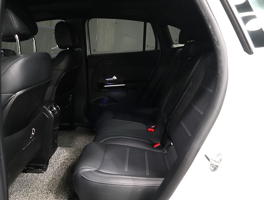 Mercedes Benz EQA - Vista 10