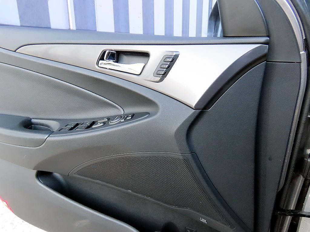 HYUNDAI Sonata - Vista 11