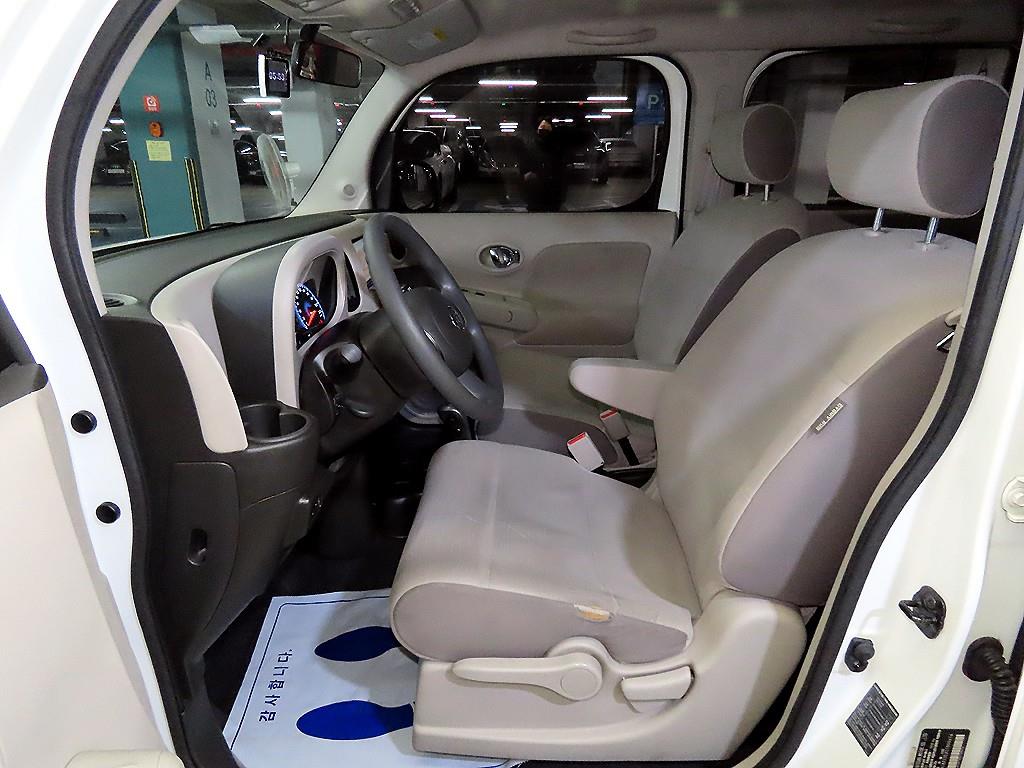 Nissan Cube - Vista 6