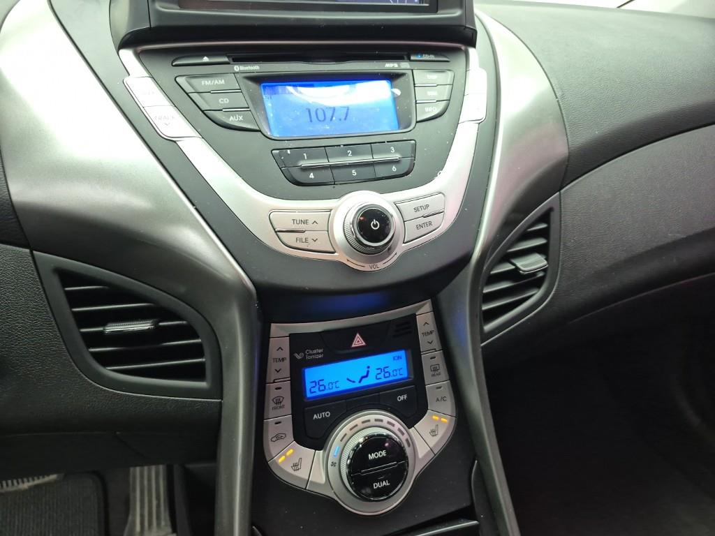 HYUNDAI Avante - Vista 10