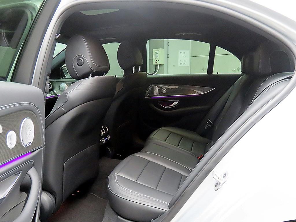 Mercedes Benz E class - Vista 6