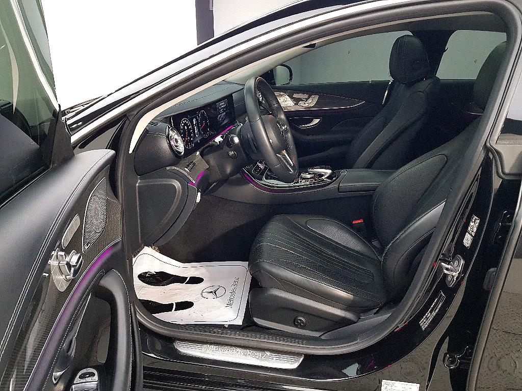 Mercedes Benz CLS Class - Vista 8