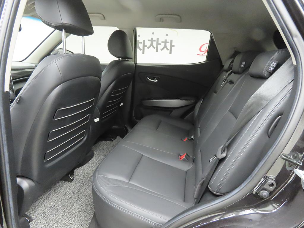 Ssangyong Tivoli - Vista 6