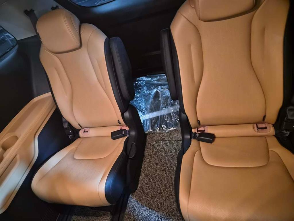 KIA Carnival - Vista 8