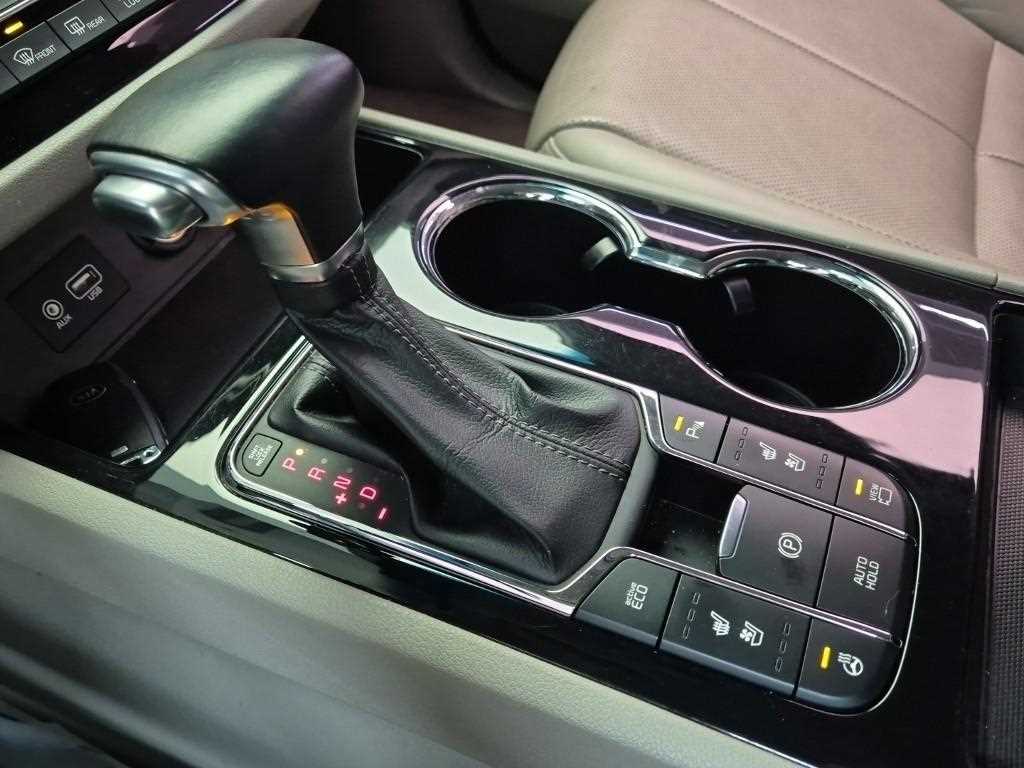 KIA Carnival - Vista 8