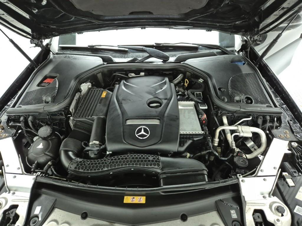 Mercedes Benz E class - Vista 5