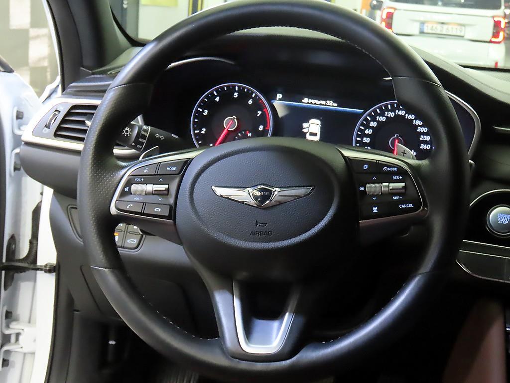 Genesis G70 - Vista 8