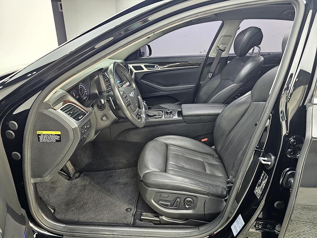 HYUNDAI Genesis - Vista 7